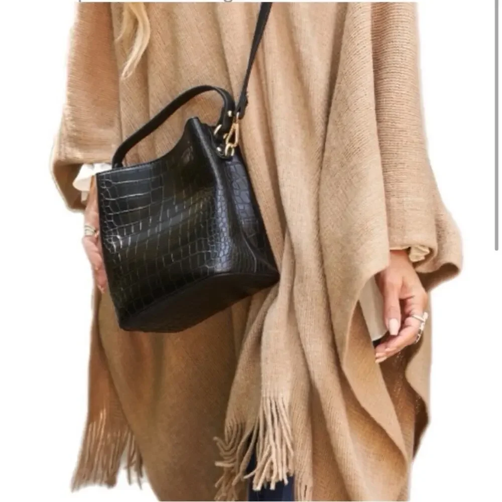 Aota Elena Bucket Bag Black Vegan Leather Crocodile Embossed-Crossbody Strap-NWT